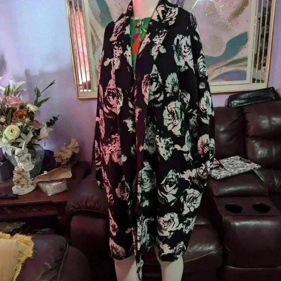 Tahari sweater - Picture 4 of 8